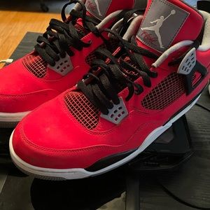 Air Jordan 4 Toro Bravo